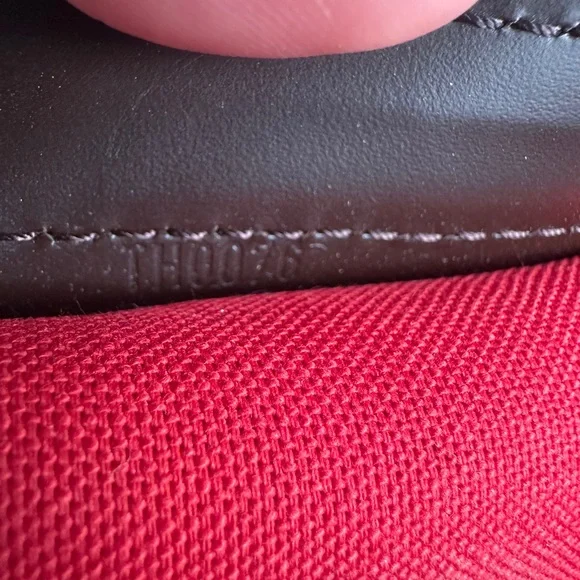 ❌SOLD❌🎉Authentic Louis Vuitton Chelsea  Damier Ebene - Picture 6 of 15